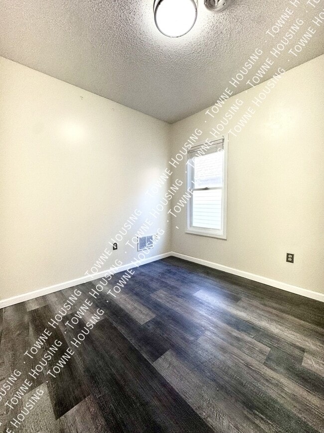 Building Photo - 374 Olmstead Ave