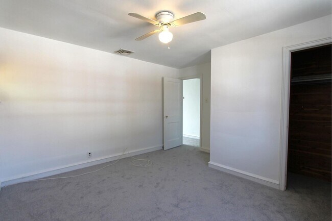 Building Photo - 6711 S Pleasant Pl