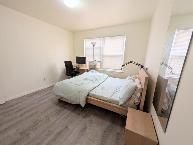 Building Photo - 125 Riverview Ct