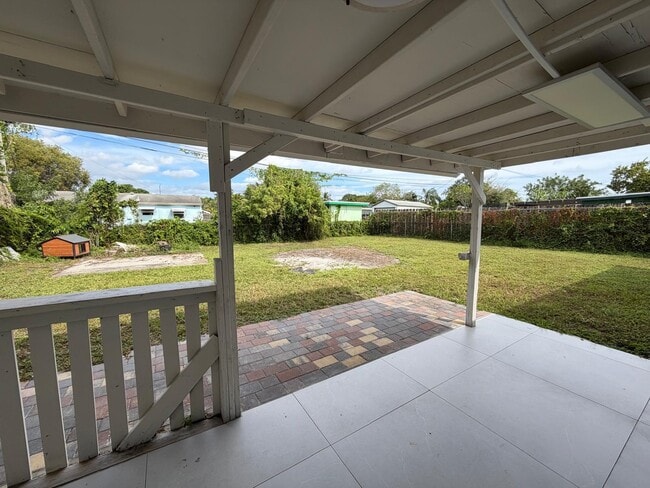 Building Photo - 4511 SW 23rd St