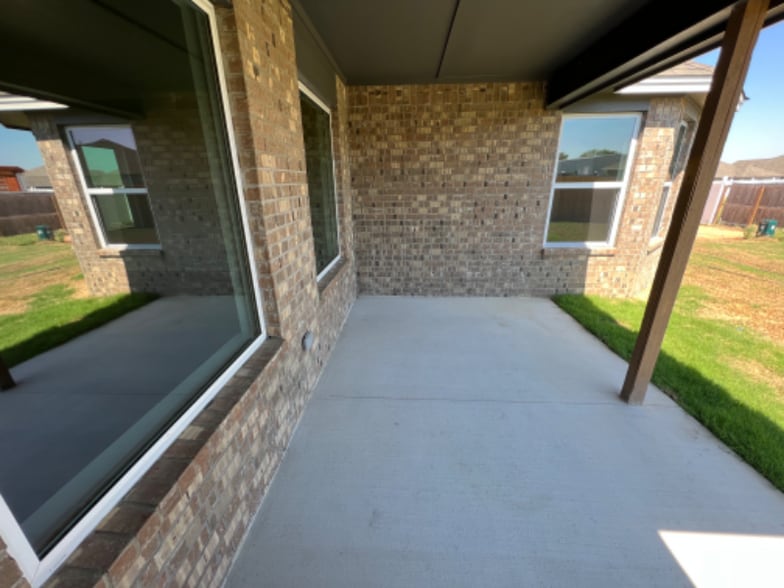 Building Photo - 13923 S Quincy St