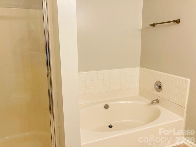 Building Photo - 8004 Strandhill Rd