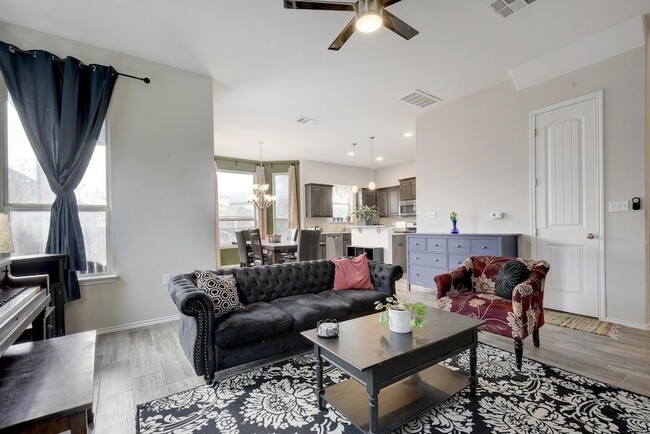 Building Photo - 5321 Daimler Dr