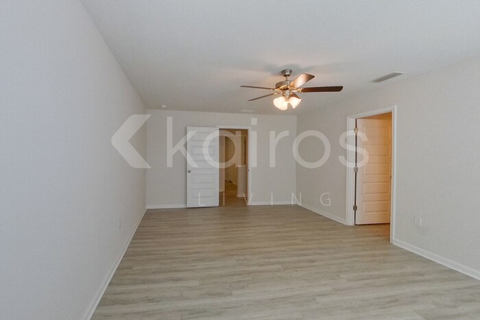 Building Photo - 321 Monarch Ln