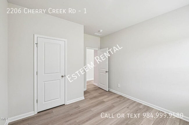 Building Photo - 2206 Cherry Crk Rd