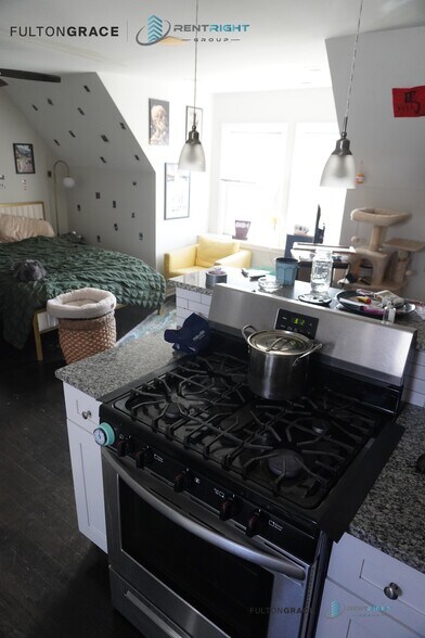 Building Photo - 2652 W 23rd Pl