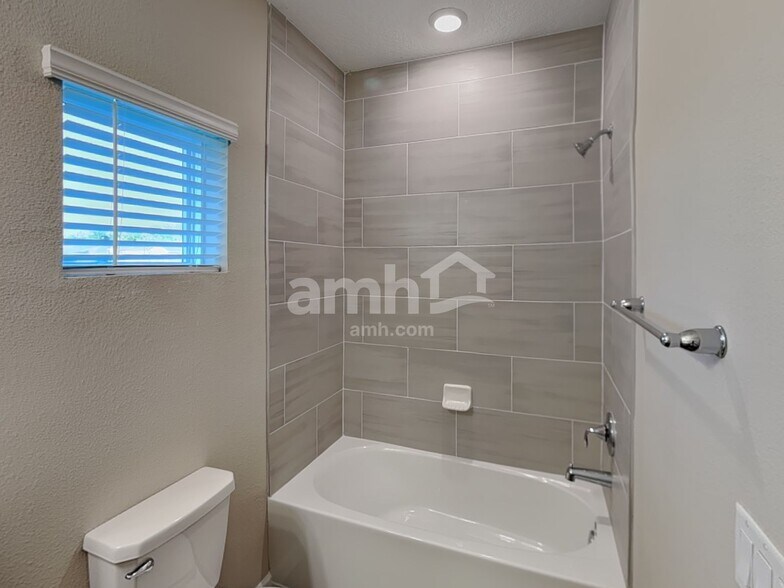 Building Photo - 123 Edge Pk Trl