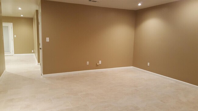 Building Photo - 705 Alabama St