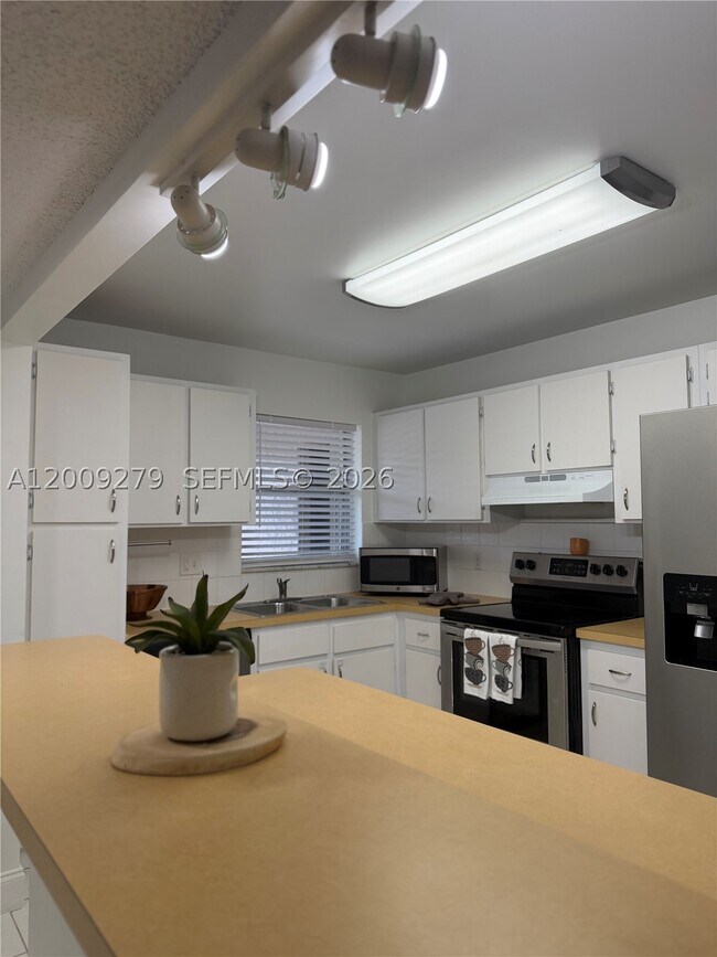 Building Photo - 8513 Old Country 415