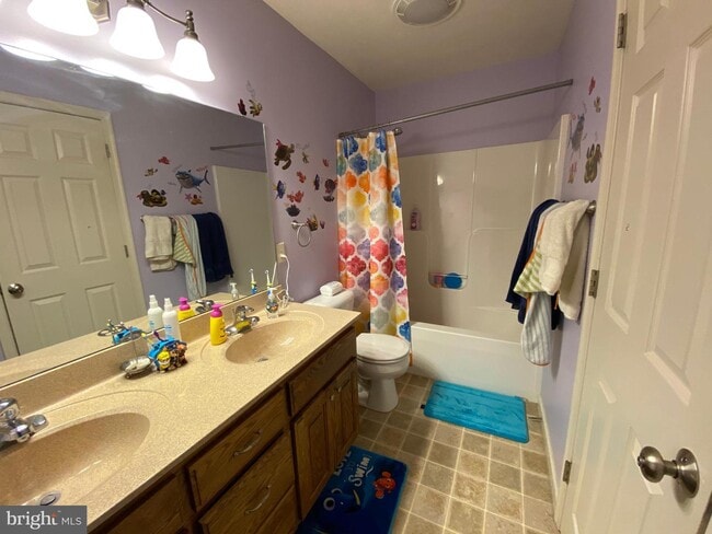 Building Photo - 45 S Strawberry Hill Dr