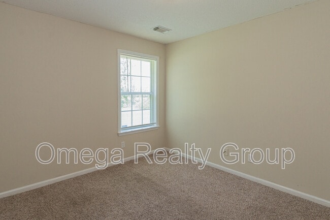 Building Photo - 13865 Roanoke Dr