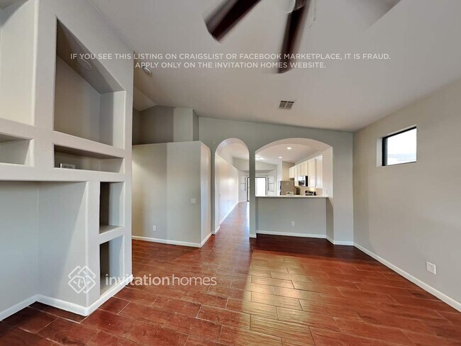 Building Photo - 2555 W Lynne Ln