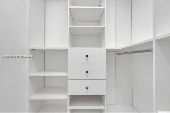 Building Photo - 5140 N 37th St