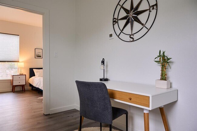 Building Photo - 2076 Dry Creek