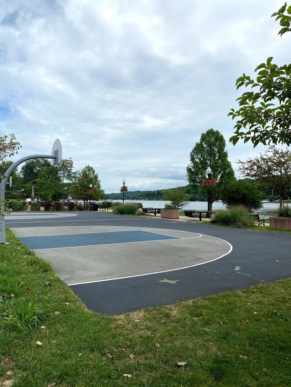 Basketball and Concerts at Riverfront Park - 518 N Harrison St