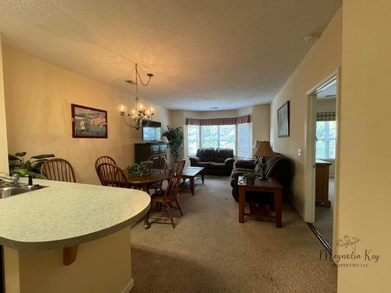 Building Photo - 4578 Girvan Dr