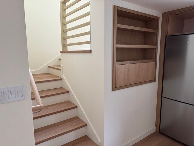 Building Photo - 2034 SE 28th Pl