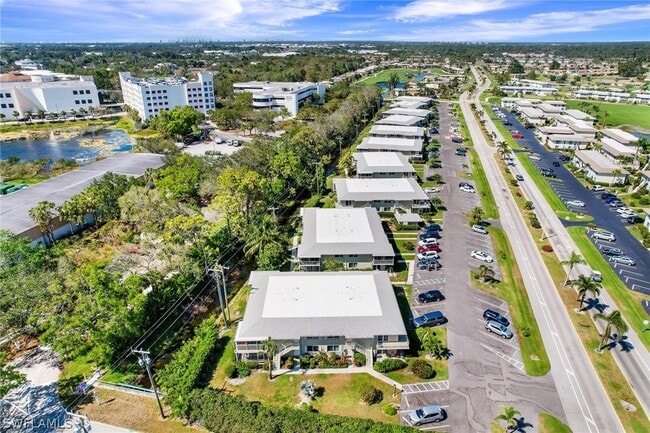 Building Photo - 200 Palm Dr