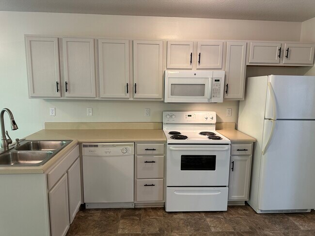 Building Photo - 129 Lucy Ln