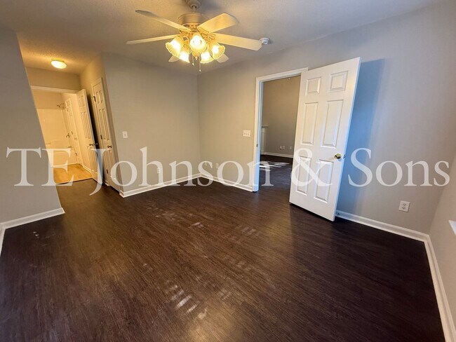 Building Photo - 3355 Kensington Pl