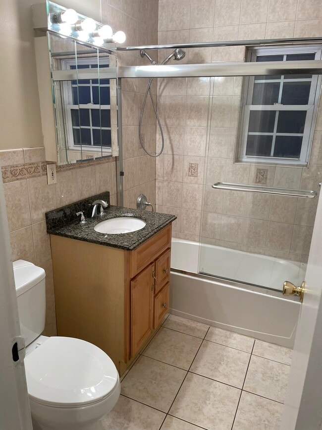 Building Photo - 17A S Valley Rd