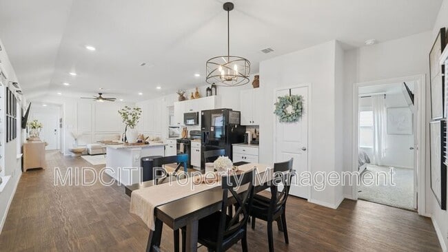 Building Photo - 2913 Brogan Creek