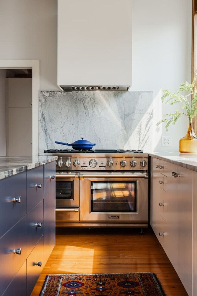 Building Photo - 1201 Jackson St