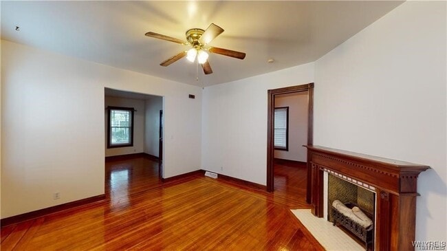 Building Photo - 558 Breckenridge St