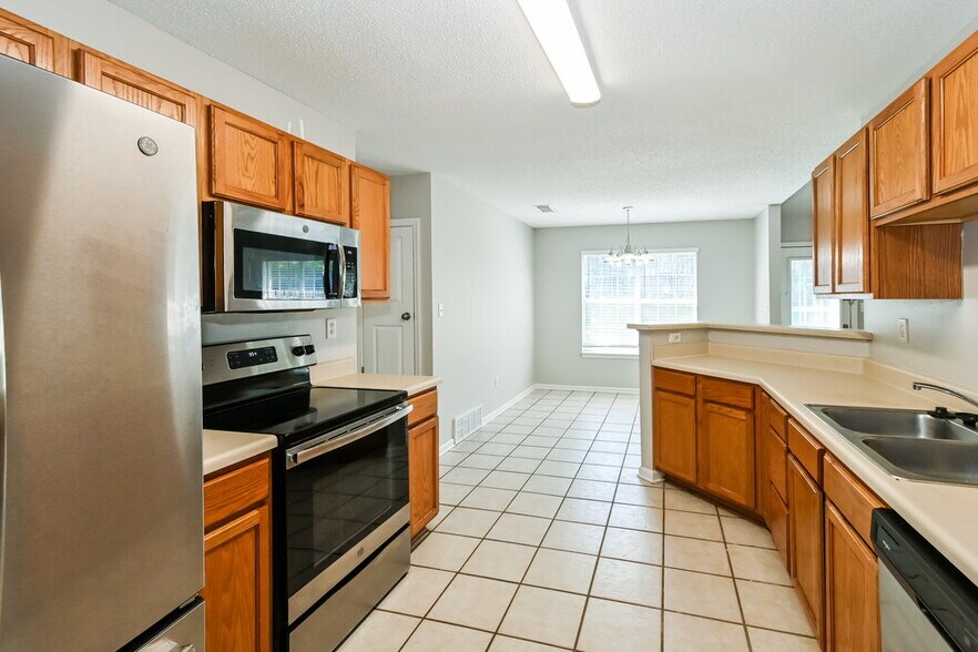 Building Photo - 1574 Far Dr