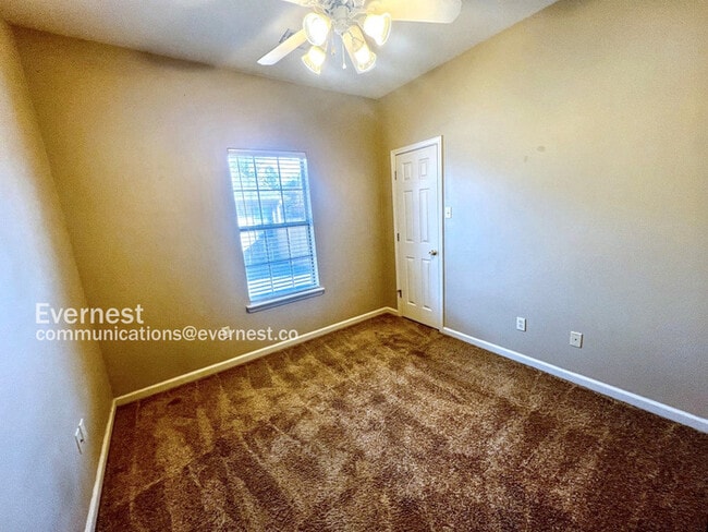 Building Photo - 212 Carnelian Dr