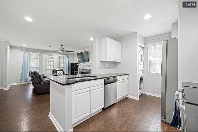 Building Photo - 614 Cypress Pointe St
