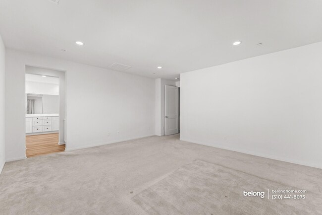 Building Photo - 3915 E Fincastle St