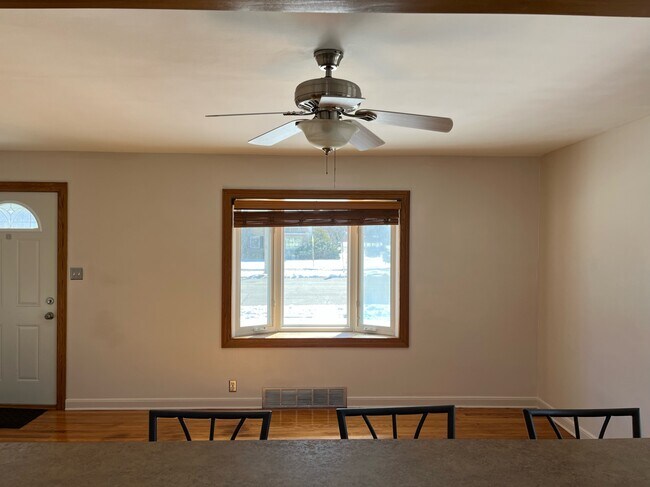 Building Photo - 8634 W Burleigh St