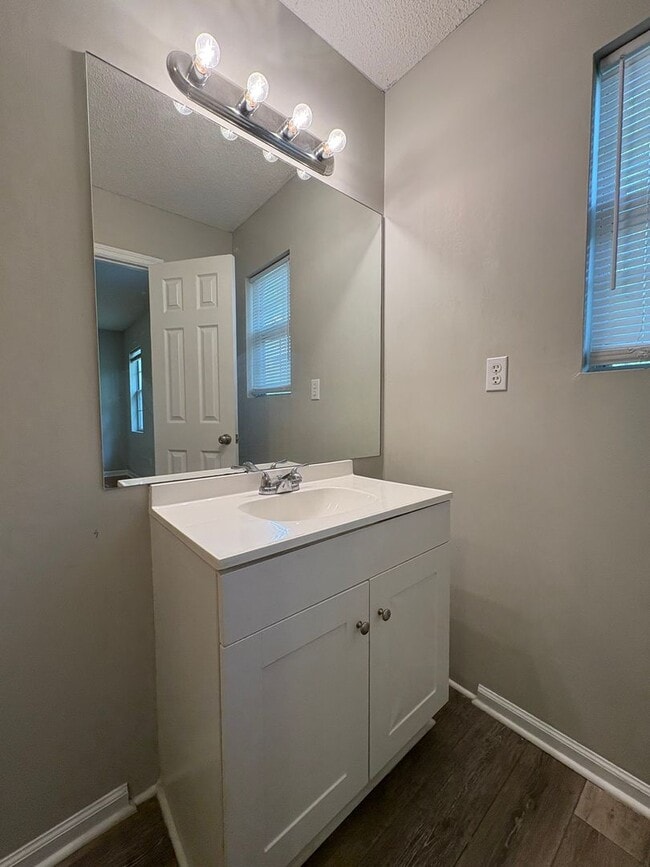 Building Photo - For Rent