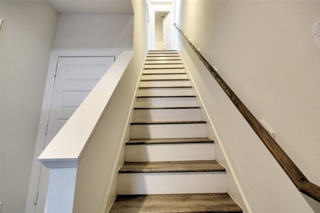 Building Photo - 1909 Maury St