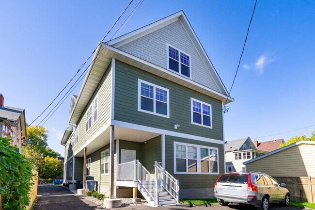 Building Photo - 2109 Aldrich Ave S
