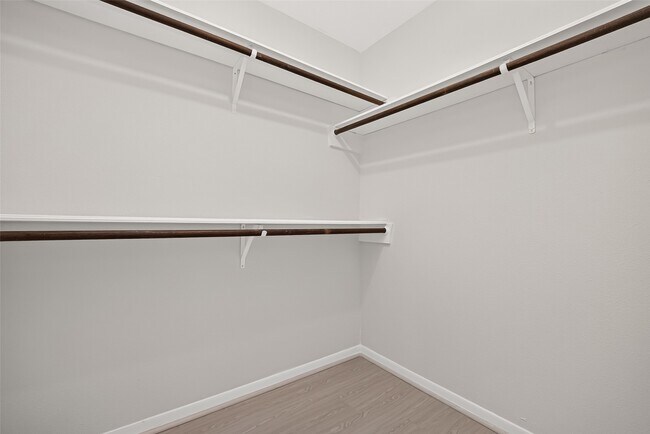 Building Photo - 10383 Briar Forest Dr