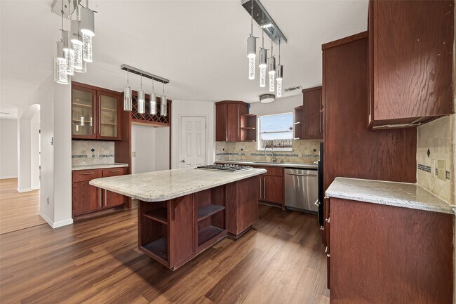 Building Photo - 15910 Clayton Bend Dr