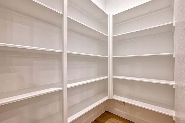 Building Photo - 7933 Wild Thicket Dr