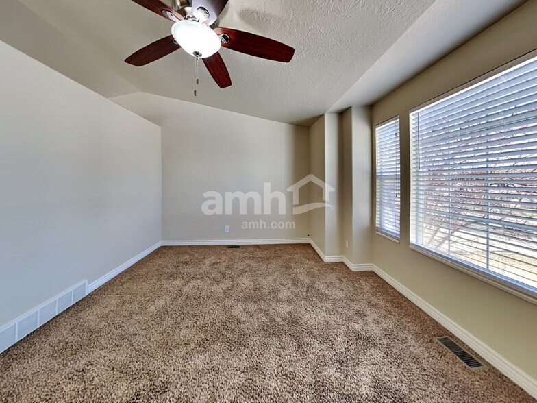 Building Photo - 2169 1520 N