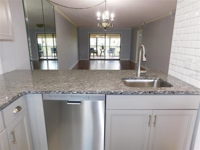 Building Photo - 1843 Golf View Dr