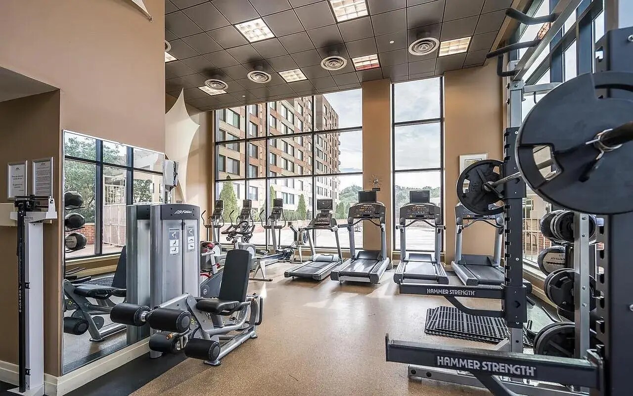 Building Photo - 2451 Midtown Ave