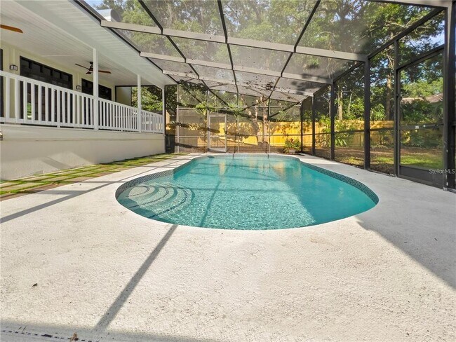 Building Photo - 1368 Hibiscus Ave