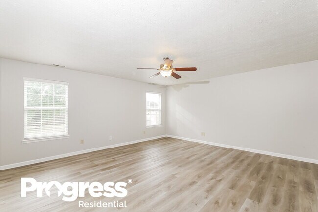 Building Photo - 975 Young's Creek Dr