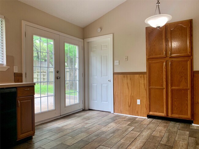 Building Photo - 7739 Bunker Wood Ln