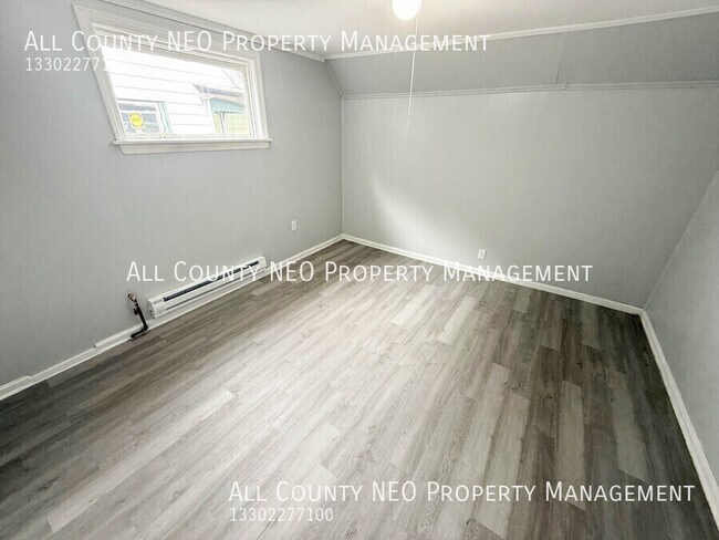 Building Photo - 2056 W 95th St