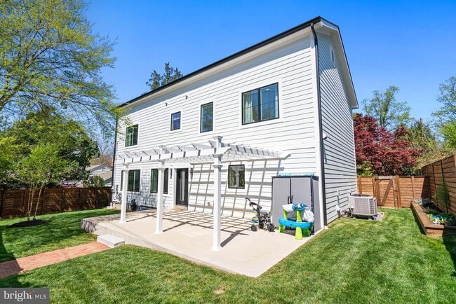 Building Photo - 6202 Massachusetts Ave