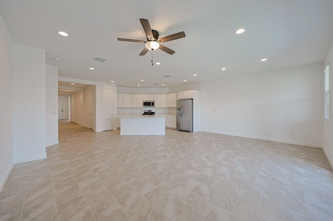 Building Photo - Beautiful 4 Bedroom in Aloravita Community