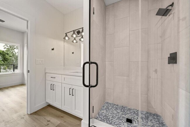Building Photo - 8507 Hathaway Dr