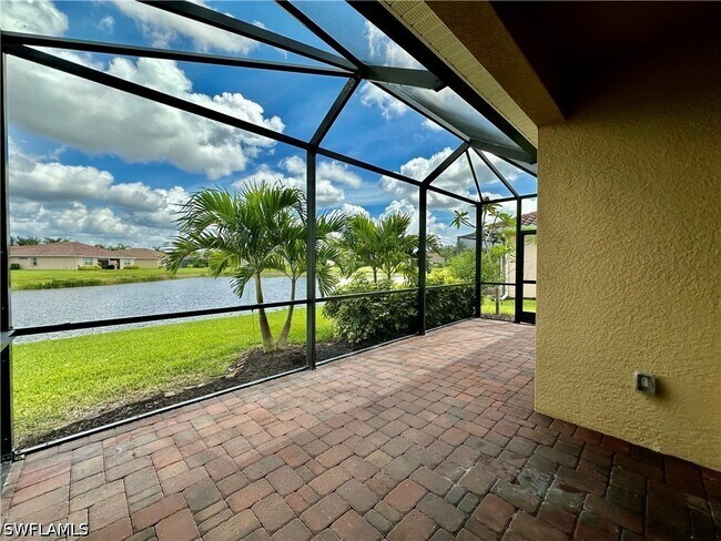 Building Photo - 1823 Alameda Dr